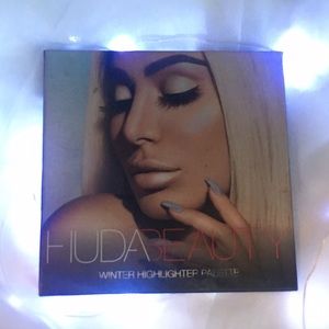 Huda Winter Solstice Highlighter Palette
